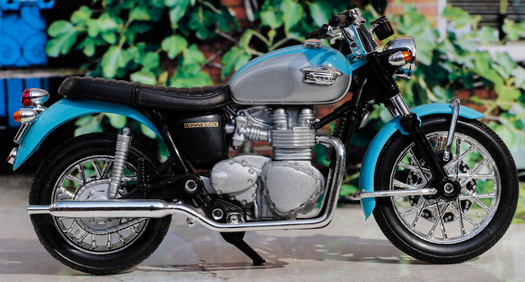 Welly Triumph Bonneville 2002